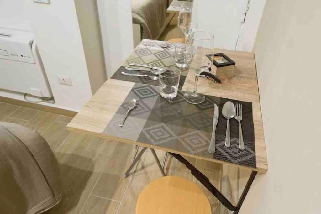 Casina In Centro Storico Apartment Naples Luaran gambar